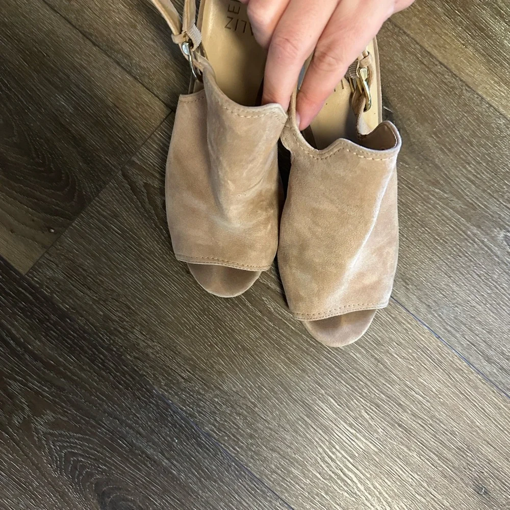 Neutral heels - Picture 2 of 7